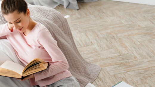 Podłogi do domu: panele winylowe – trwałość, styl i funkcjonalność